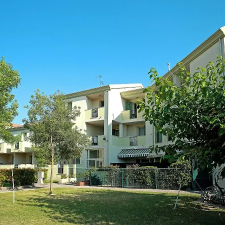 Apartamento Robinia-pinetine-2 By Interhome *